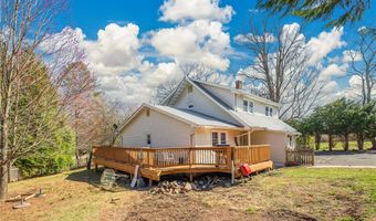 45 Cragmere Rd, Airmont, NY 10901