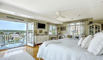 33 Withington Rd, Narragansett, RI 02882