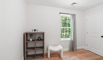 72 Wilbur Rd, Lincoln, RI 02865