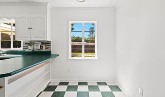 402 E Poplar St, Atmore, AL 36502