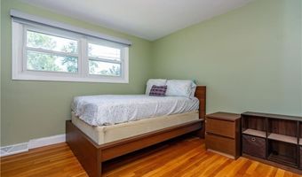 43 Deerfield Dr, Warwick, RI 02886