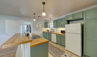 304 E Ave B, Alpine, TX 79830
