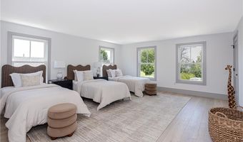 157 Ellery Ave, Middletown, RI 02842
