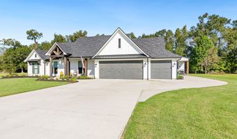 1090 Sandy Ln, Arnaudville, LA 70512