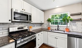 1014 Bedford Ln, Ballwin, MO 63011
