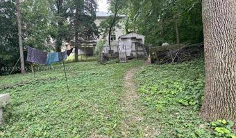 35 Hinshaw St, Arnolds Park, IA 51331