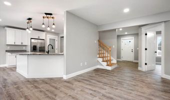 673 Streamside Ave, Hermon, ME 04401