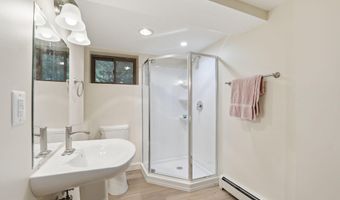 4920 BROOK HILLS Dr, Annandale, VA 22003