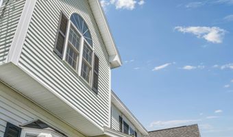 40 Hillview Dr, Bangor, ME 04401