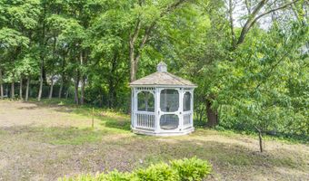 42 Greenwood Ave, Bloomfield, CT 06002