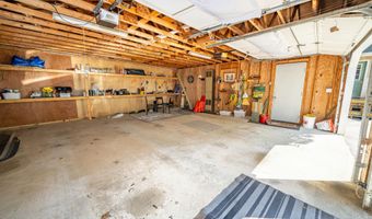 15 Marsh Rd, Belfast, ME 04915