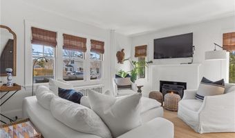 193 Coggeshall Ave, Newport, RI 02840