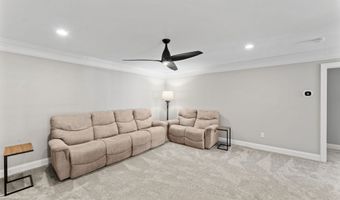 63 Great Hill Dr 63, Bethel, CT 06801