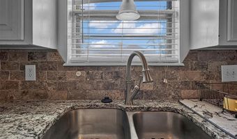 701 Hayes St St, Altus, OK 73521