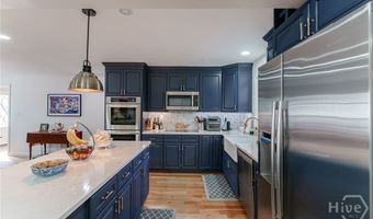 196 Avalon Dr, Athens, GA 30606