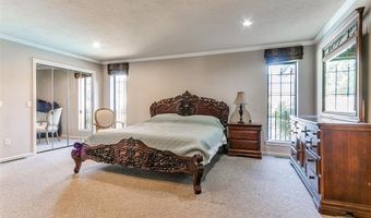 8101 Brownsville Ln, Bethany, OK 73008