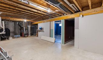 35 Provident Pl, Coventry, RI 02816