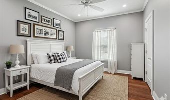 920 COUGAR Dr, Arabi, LA 70032