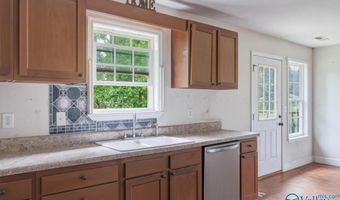 240 Riddle Rd, Albertville, AL 35950