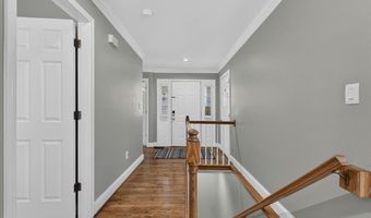 918 Claybend Dr, Ballwin, MO 63011
