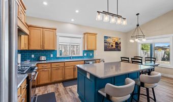 875 12TH St, Bandon, OR 97411