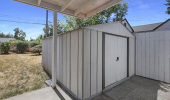2665 E St, Springfield, OR 97477