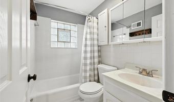 9800 Ridgely Ln, Affton, MO 63123