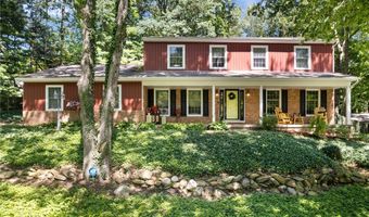 925 Sandin Rd, Akron, OH 44333