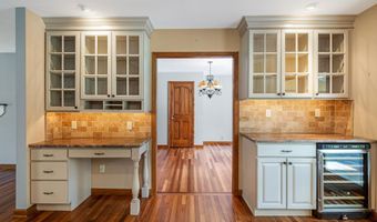 176 S Ravenwood, Hainesport, NJ 08210