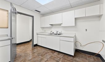 220 N WESTMONTE Dr A, Altamonte Springs, FL 32714