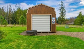 92 Bluebird Ln, Clark Fork, ID 83811
