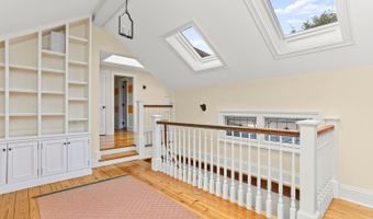 175 Cat Rock Rd, Cos Cob, CT 06807