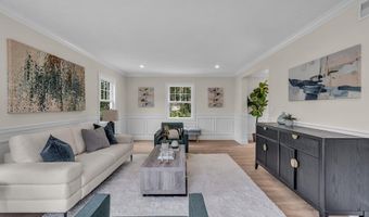 8 Imperia Pl, Aberdeen, NJ 07747