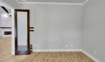 839 Shady Grv, Adkins, TX 78101