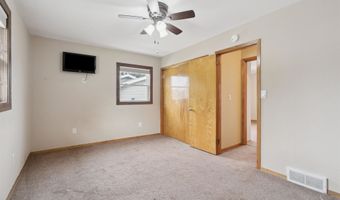 310 7th Ave SE, Dyersville, IA 52040