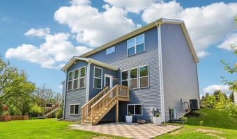 8 Liam Ct, Algonquin, IL 60102