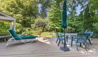 73 Oakwood St, Albany, NY 12208
