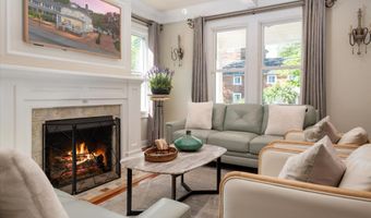 238 KING GEORGE St, Annapolis, MD 21401
