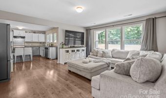712 Coventry Dr, Albemarle, NC 28001