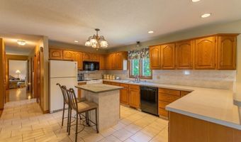 35 Jennie Cir, Agawam, MA 01001