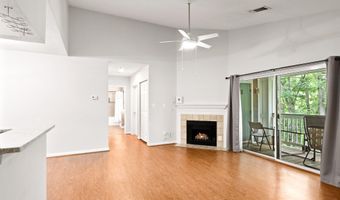 20322 BEECHWOOD Ter 301, Ashburn, VA 20147