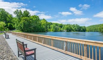 10 W Shore Dr, Alloway, NJ 07462