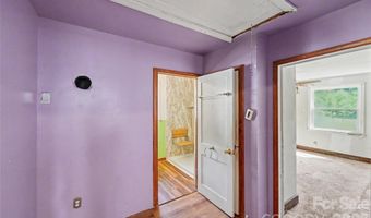 1212 Meadow Ln, Charlotte, NC 28205