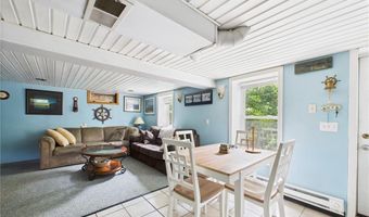163 Winterberry Rd, Narragansett, RI 02874