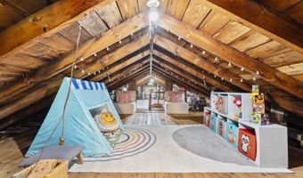 67 Obtuse Hill Rd, Brookfield, CT 06804