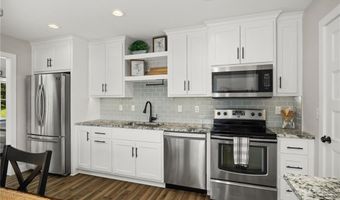 921 Lake Viking Ter, Altamont, MO 64640