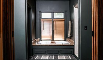 3330 Edgewood Ave, Baxter Springs, KS 66713