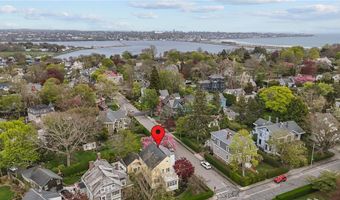 60 Ayrault St, Newport, RI 02840