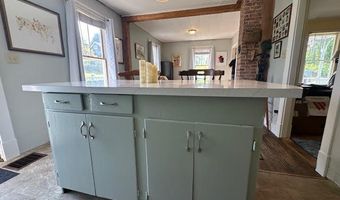 98 Bayview St, Belfast, ME 04915