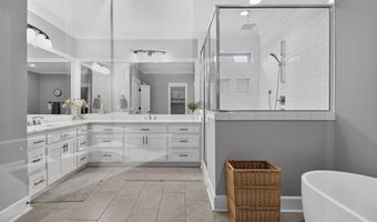 7725 S Shoreline Blvd, Benton, AR 72019
